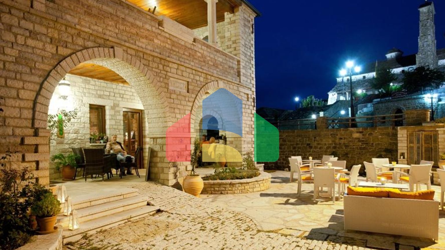 Продажа - Гостиница 600 m² в центральной Греции