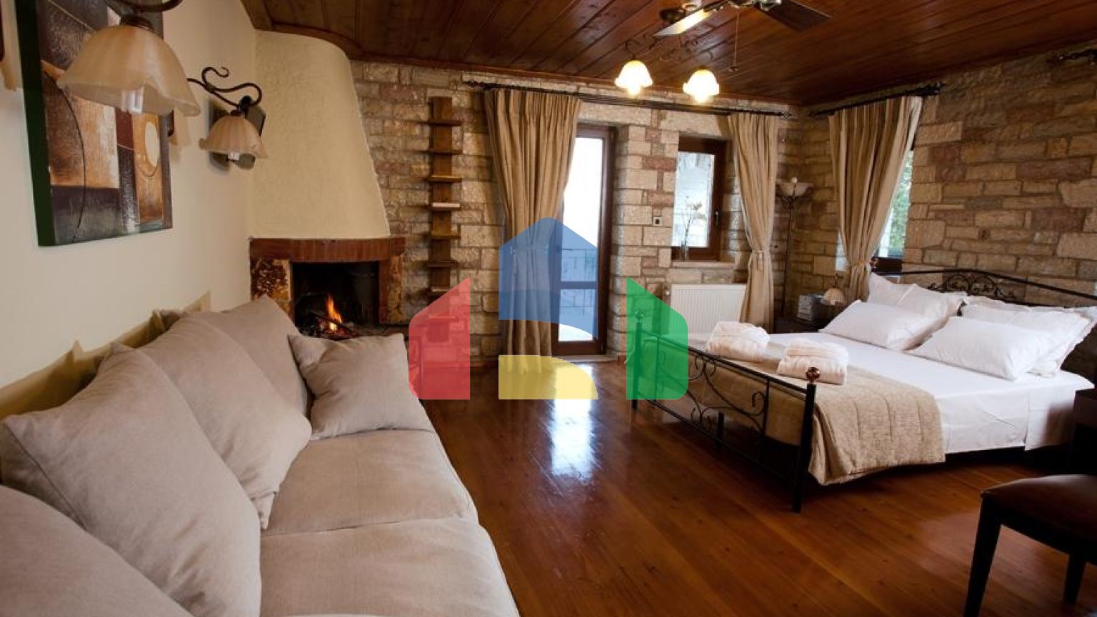 Продажа - Гостиница 600 m² в центральной Греции