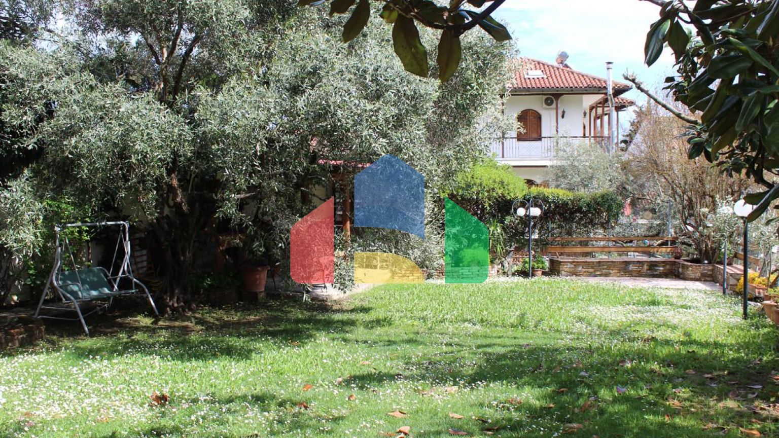 Продажа - Коттедж 380 m² в центральной Греции