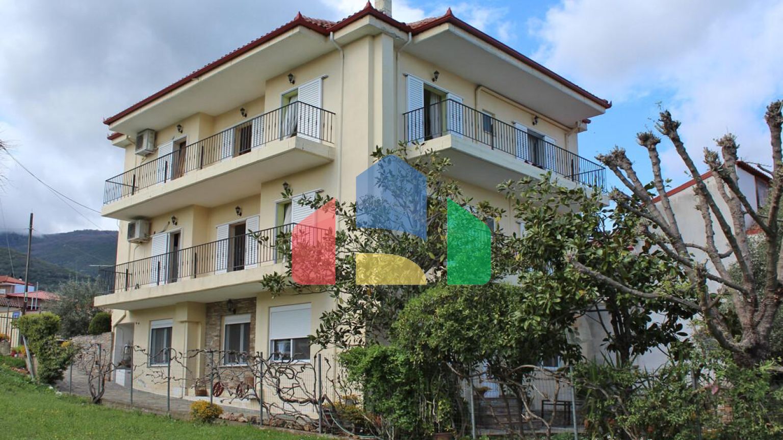 Продажа - Коттедж 380 m² в центральной Греции