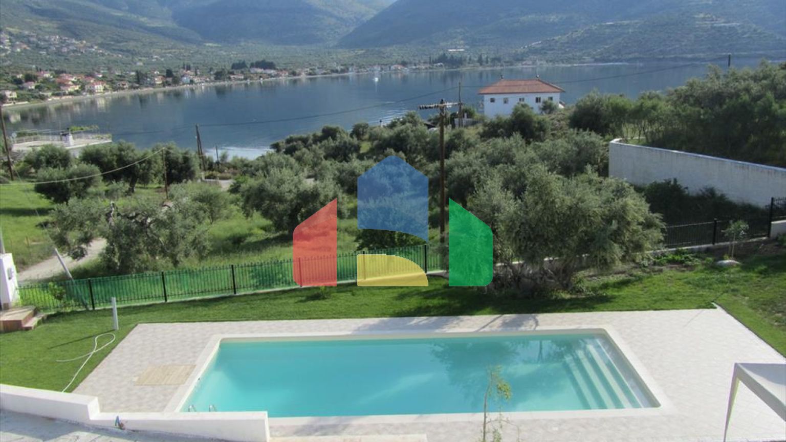 Продажа - Вилла 595 m² в центральной Греции