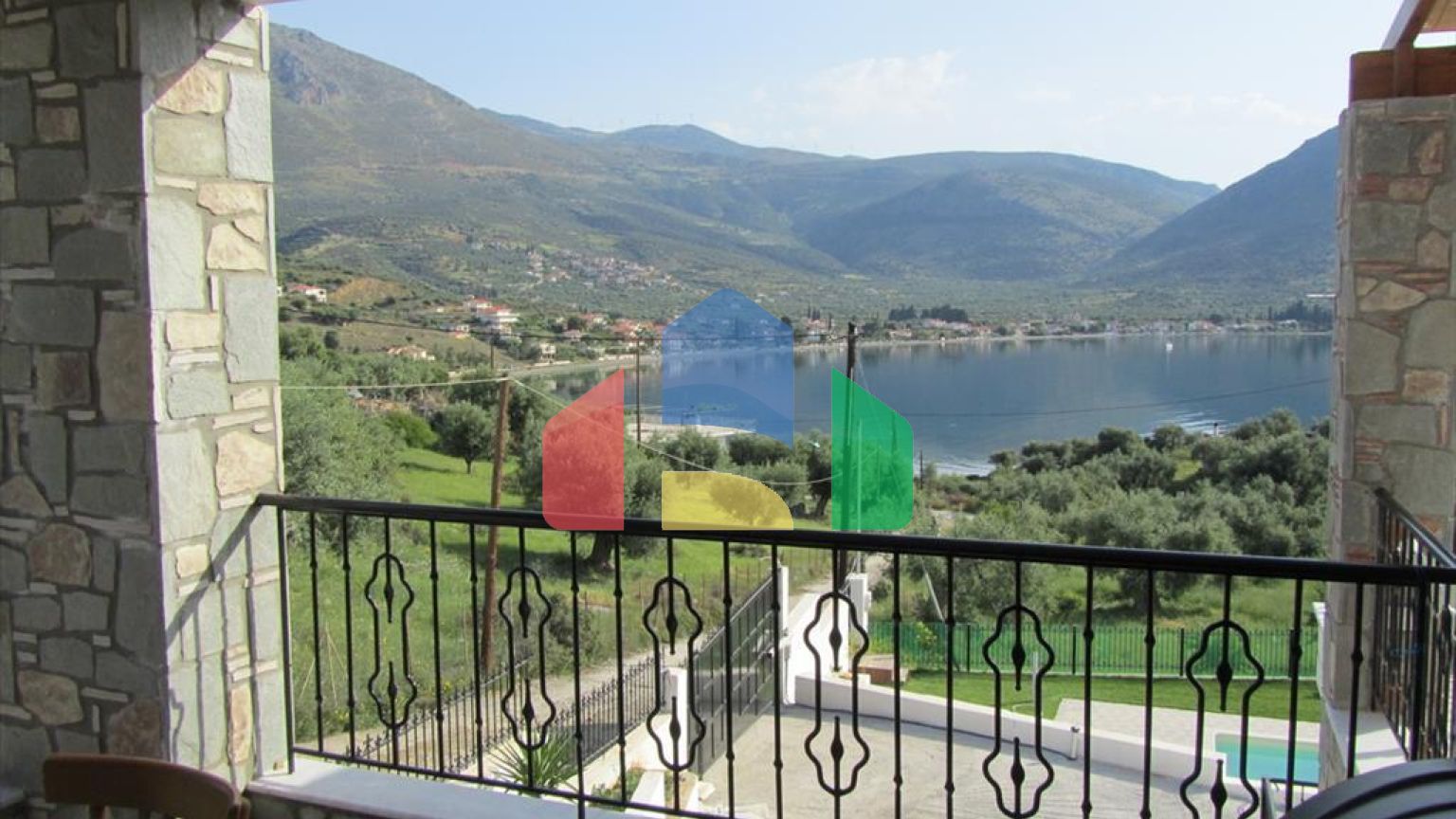 Продажа - Вилла 595 m² в центральной Греции