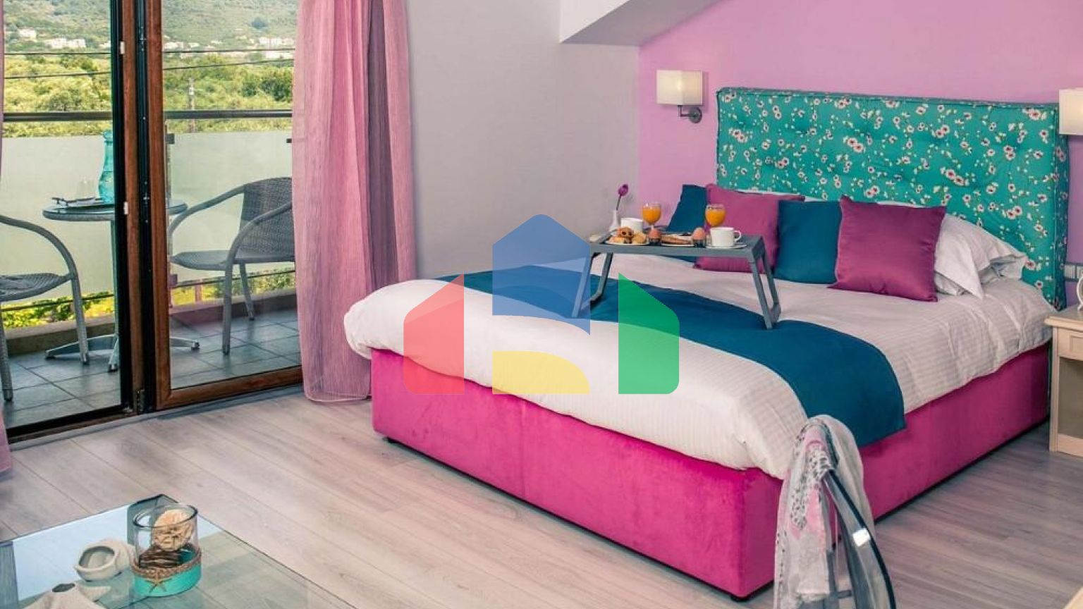 Продаж - Готель 2000 m² на Тасосі