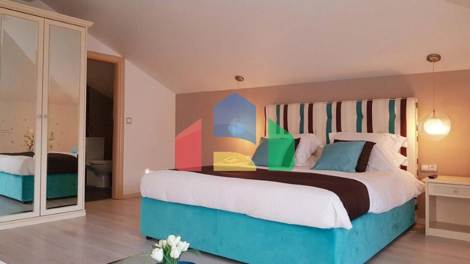 Продаж - Готель 2000 m² на Тасосі