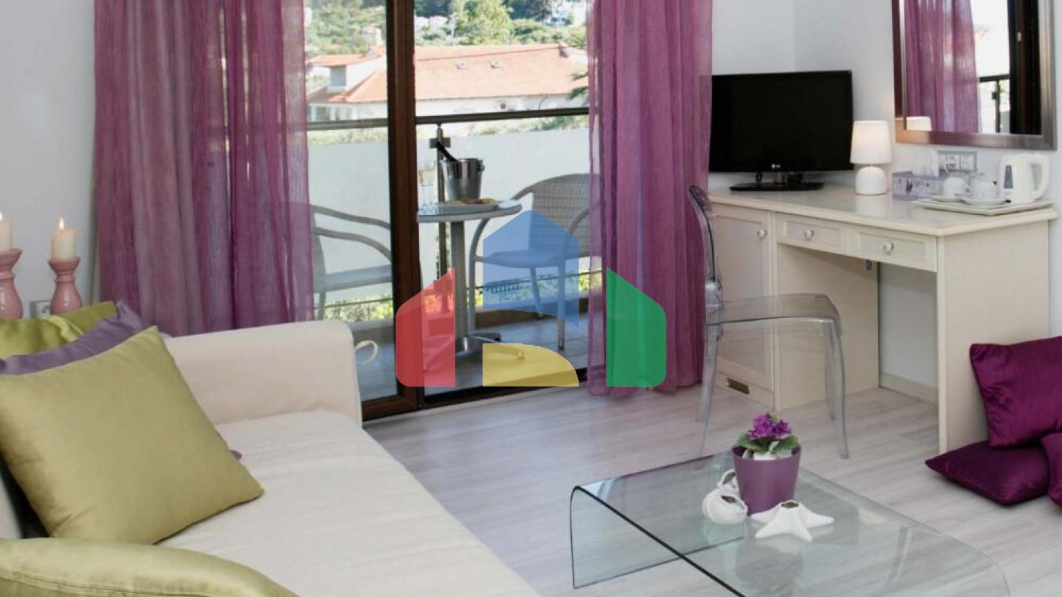 Продаж - Готель 2000 m² на Тасосі