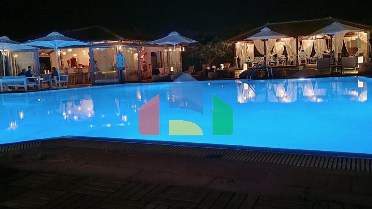 Продаж - Готель 2000 m² на Тасосі