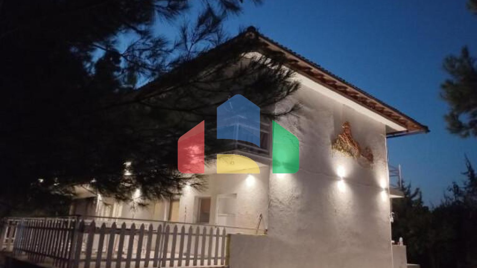 Продаж - Готель 215 m² на Тасосі