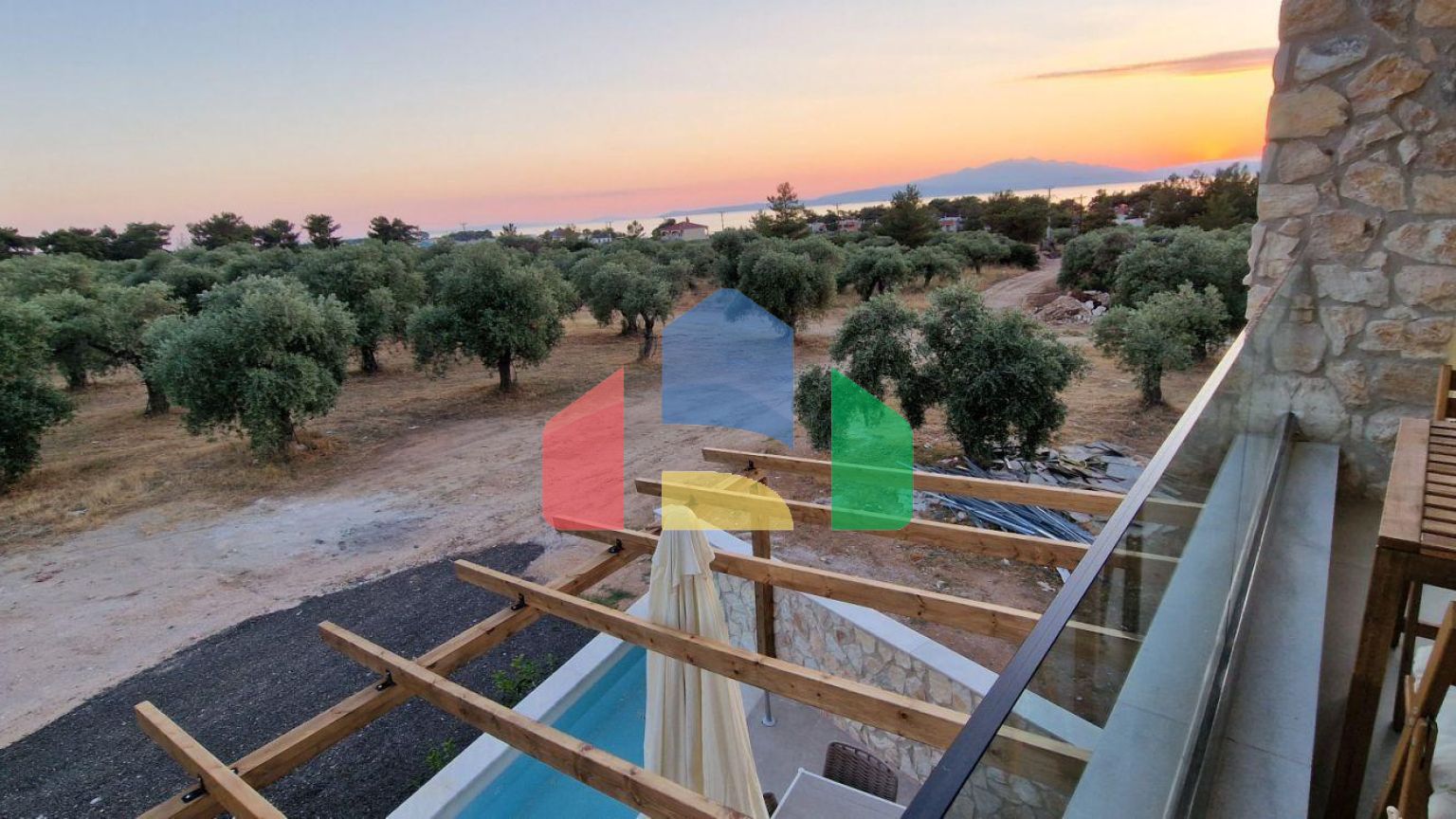 Продаж - Комплекс 360 m² на Тасосі