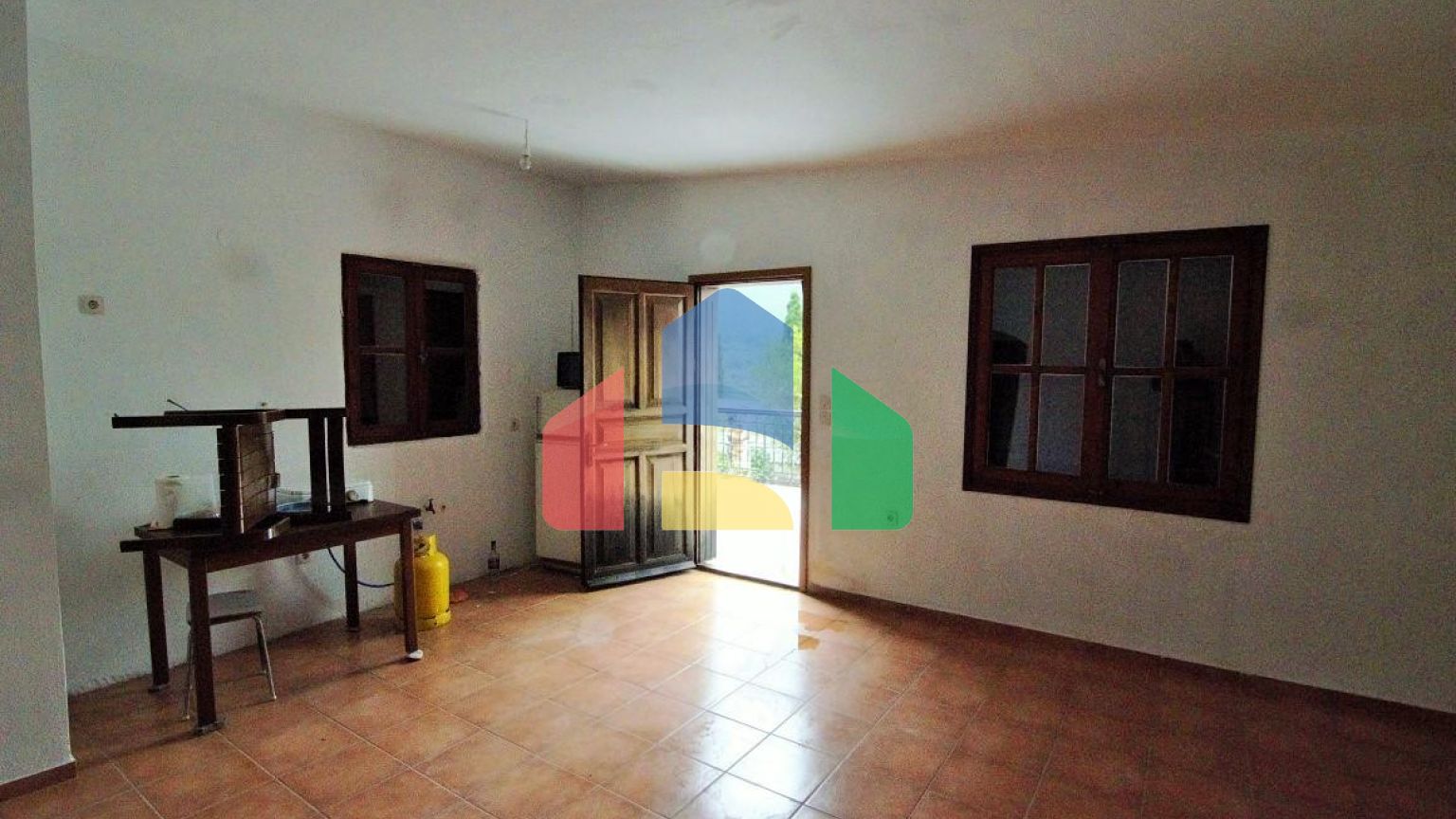 Продаж - Котедж 415 m² на Тасосі