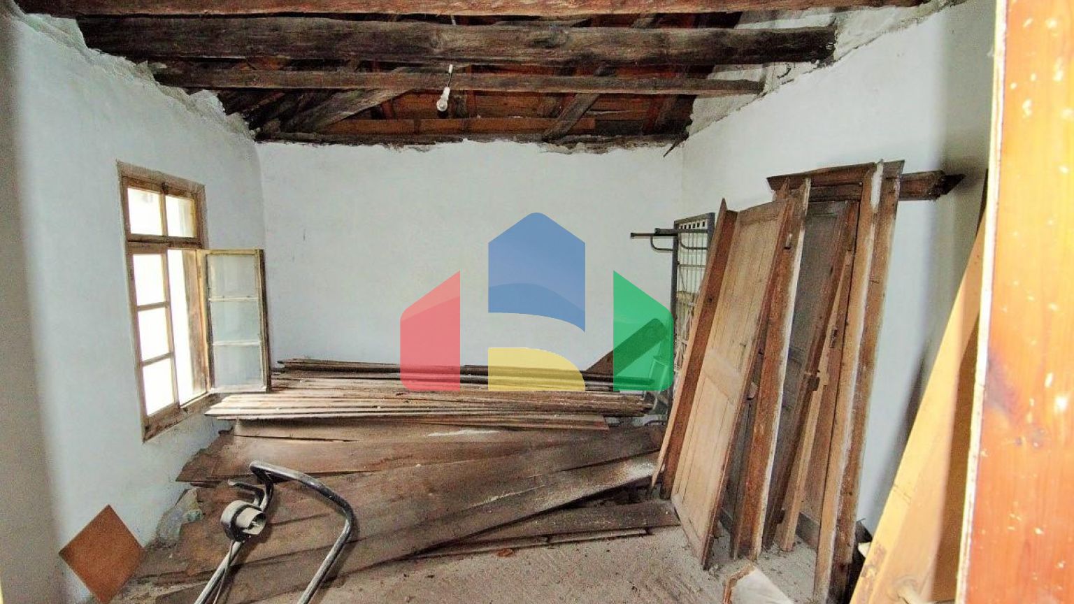 Продаж - Котедж 415 m² на Тасосі