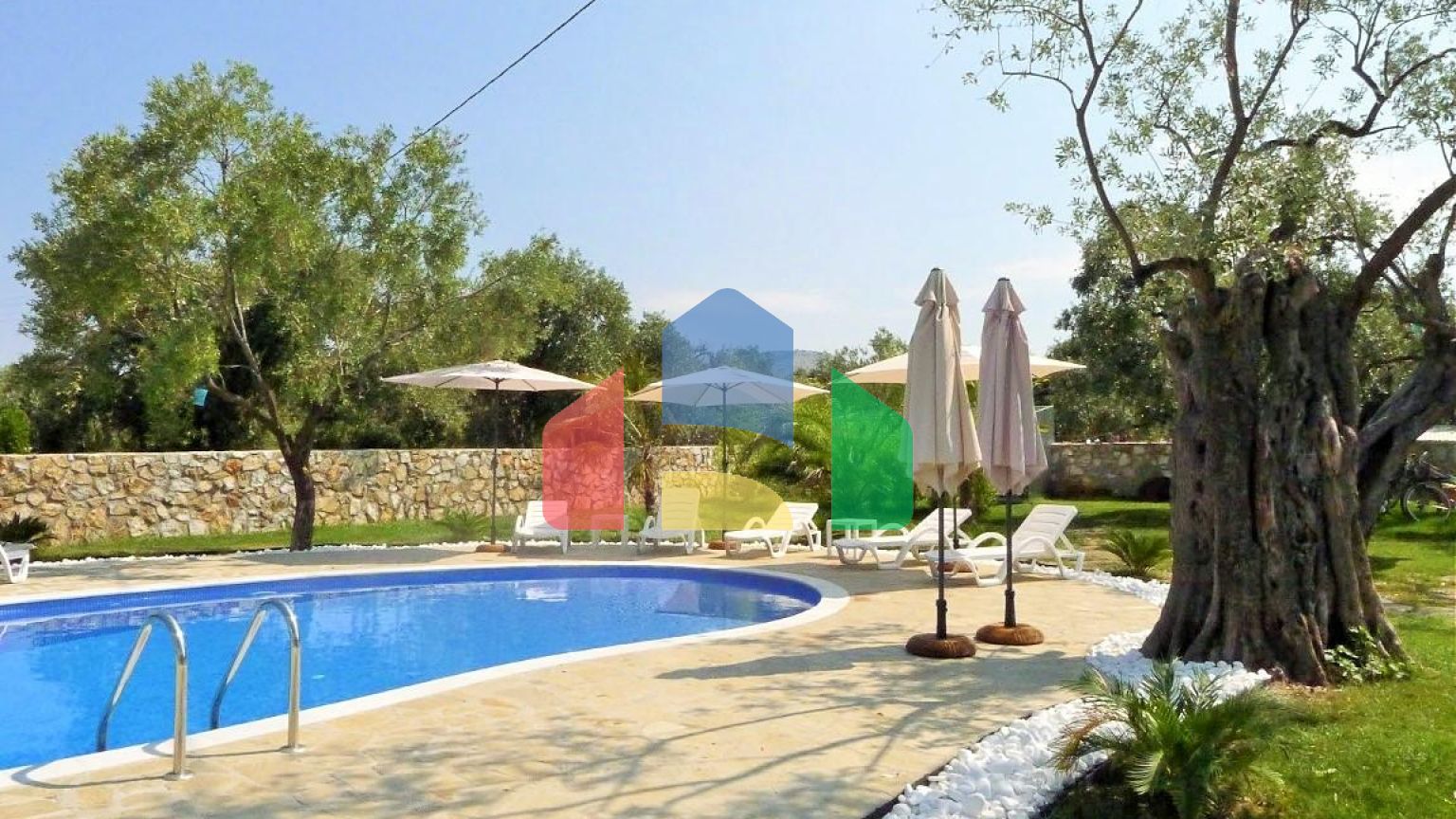 Продаж - Бізнес 410 m² на Тасосі