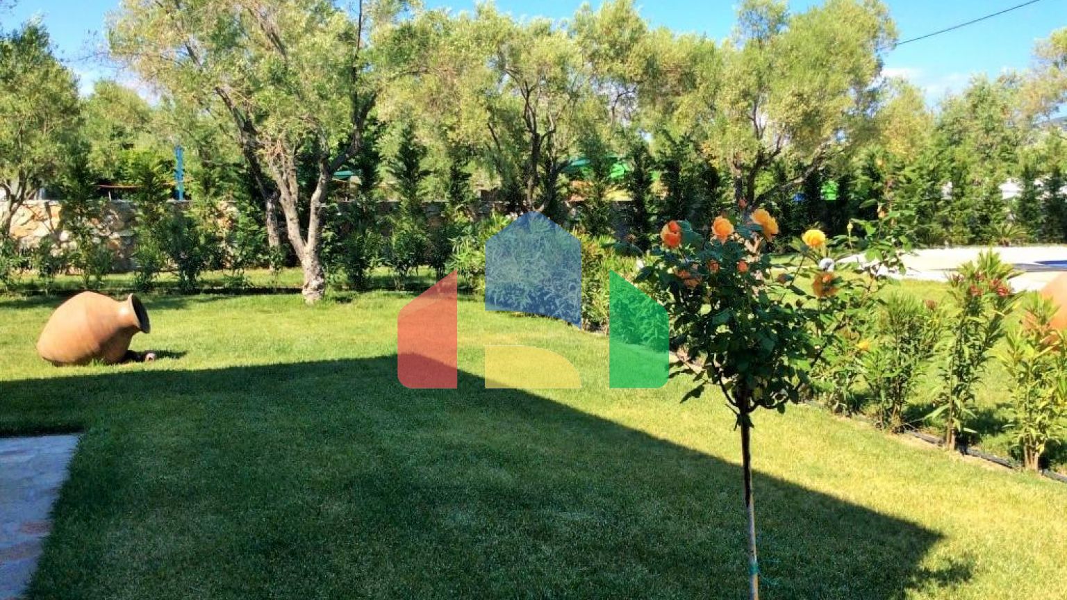 Продаж - Бізнес 410 m² на Тасосі