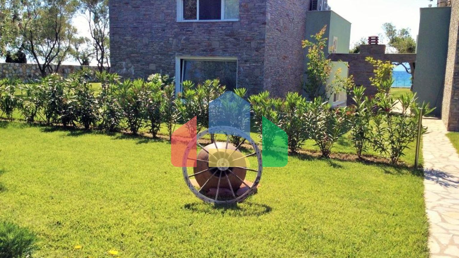 Продаж - Бізнес 410 m² на Тасосі