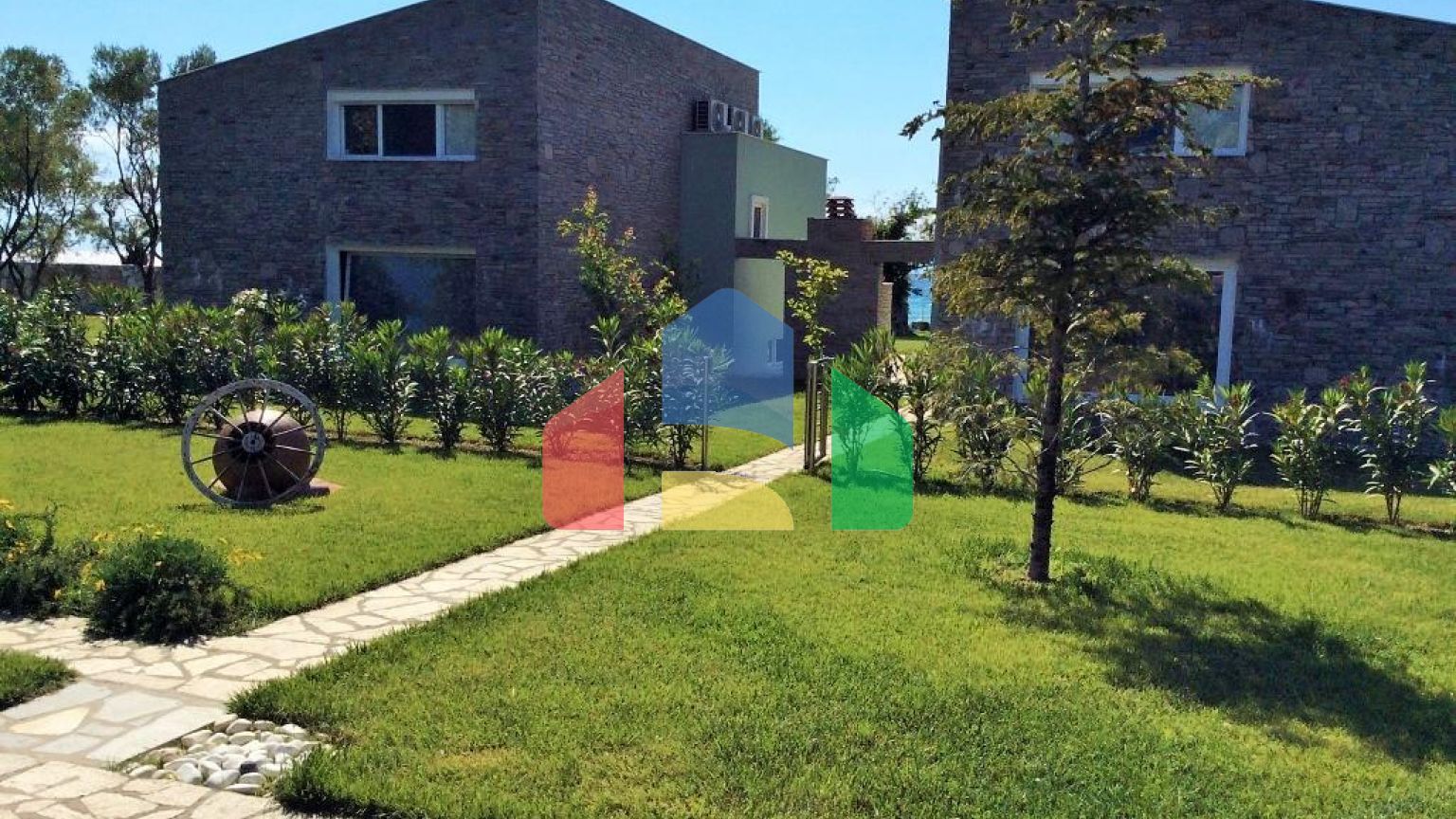 Продаж - Бізнес 410 m² на Тасосі