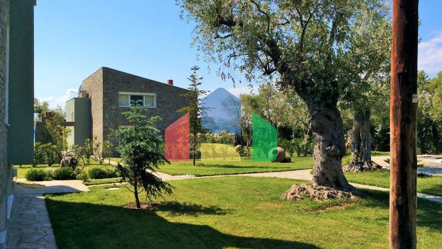 Продаж - Бізнес 410 m² на Тасосі