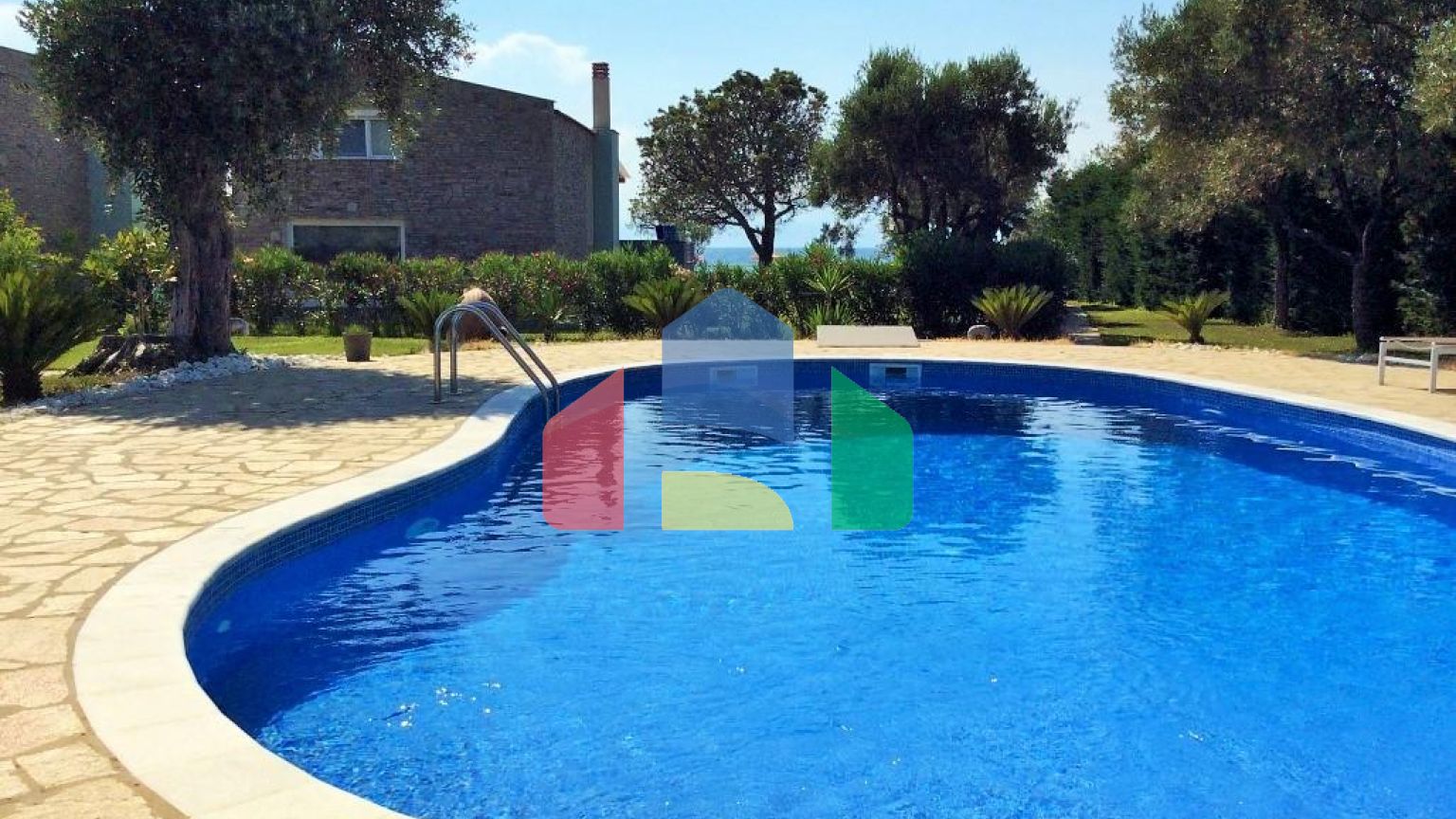 Продаж - Бізнес 410 m² на Тасосі