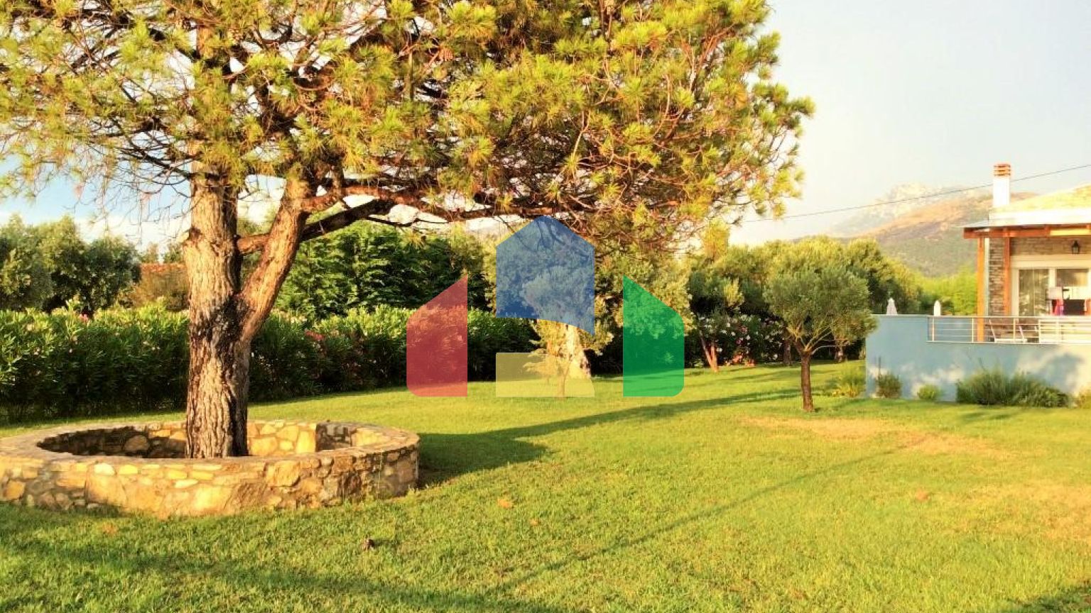 Продаж - Бізнес 410 m² на Тасосі