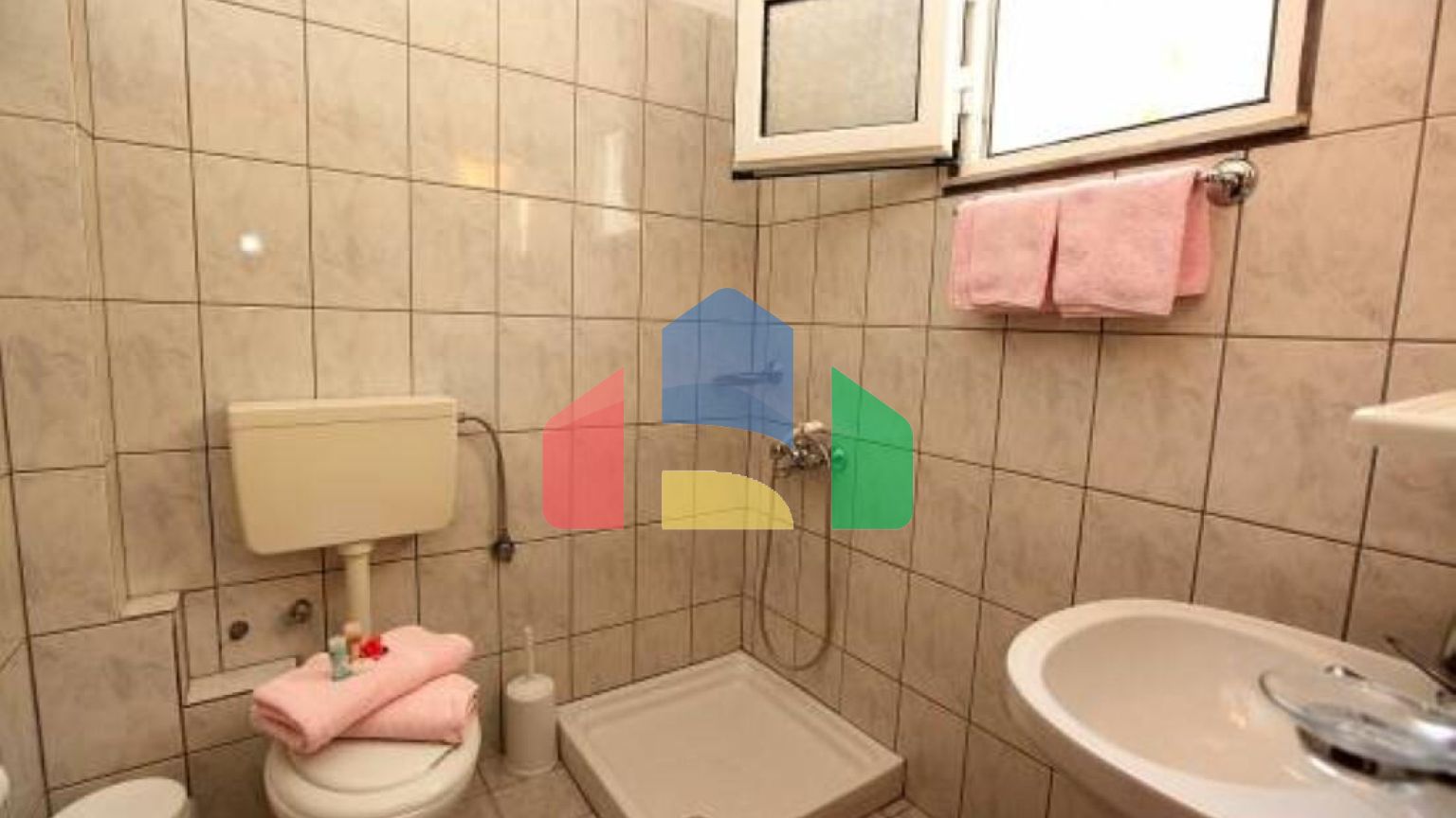 Продаж - Готель 320 m² на Тасосі