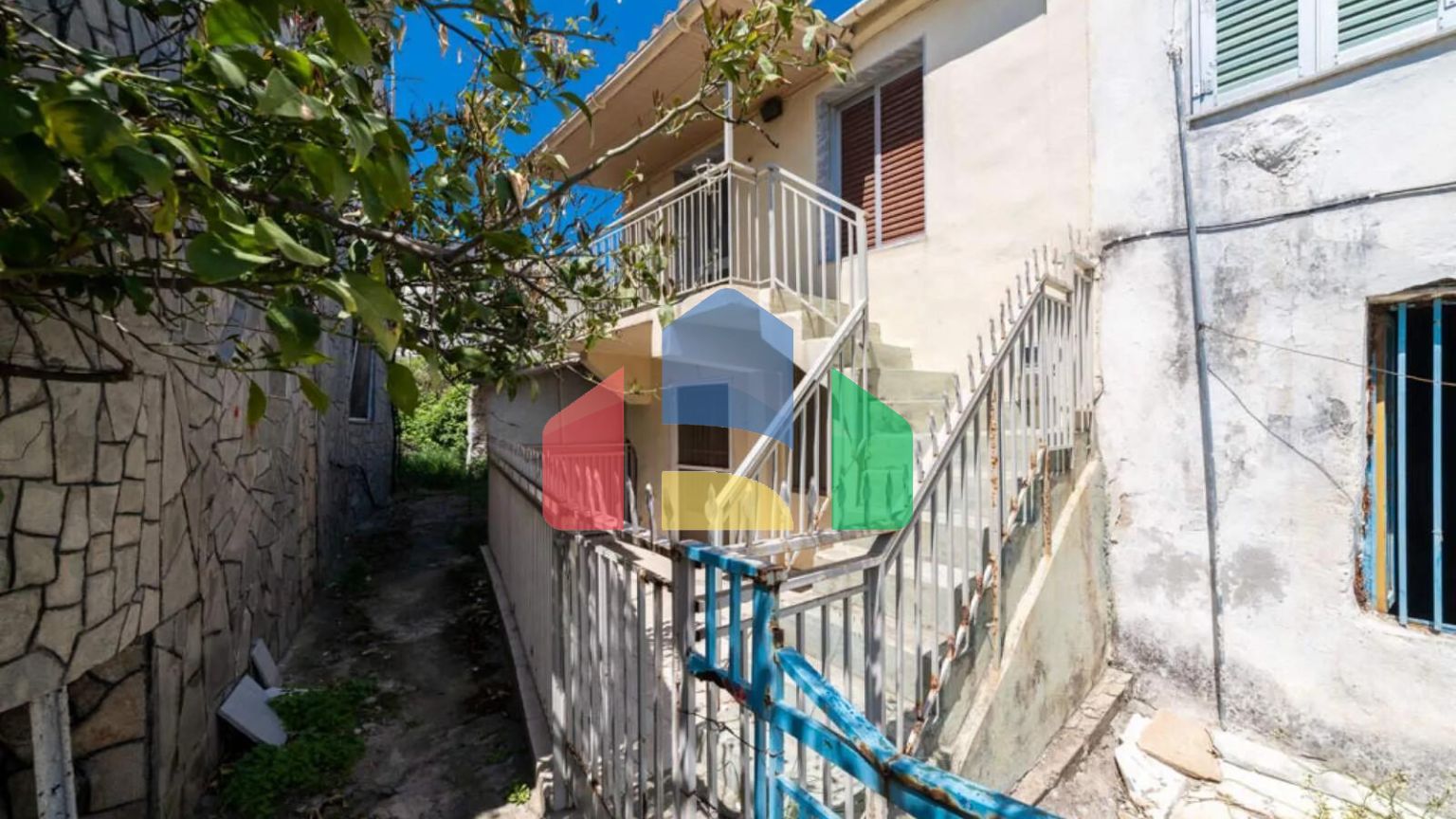 Продаж - Котедж 94 m² на Тасосі