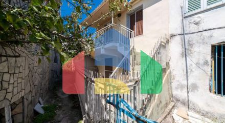 Продаж - Котедж 94 m² на Тасосі