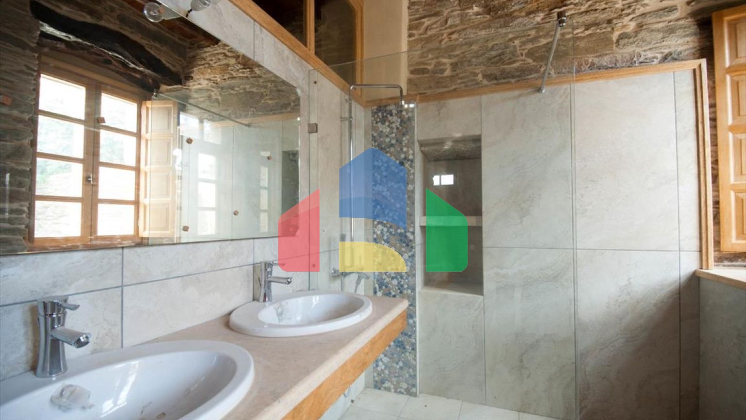 Продаж - Бізнес 1141 m² Кіклади