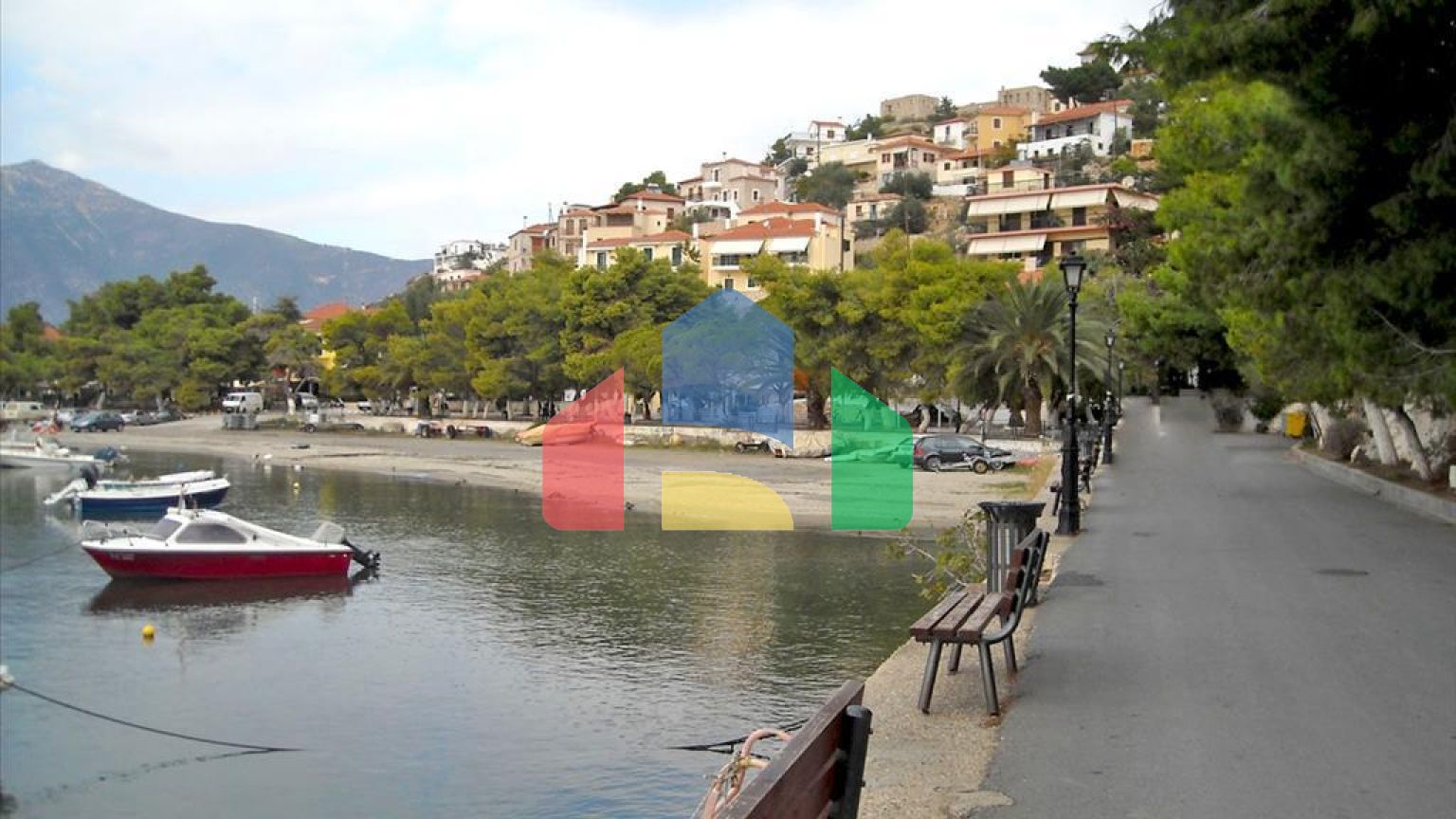 Продаж - Таунхаус 115 m² на східному Пелопоннесі