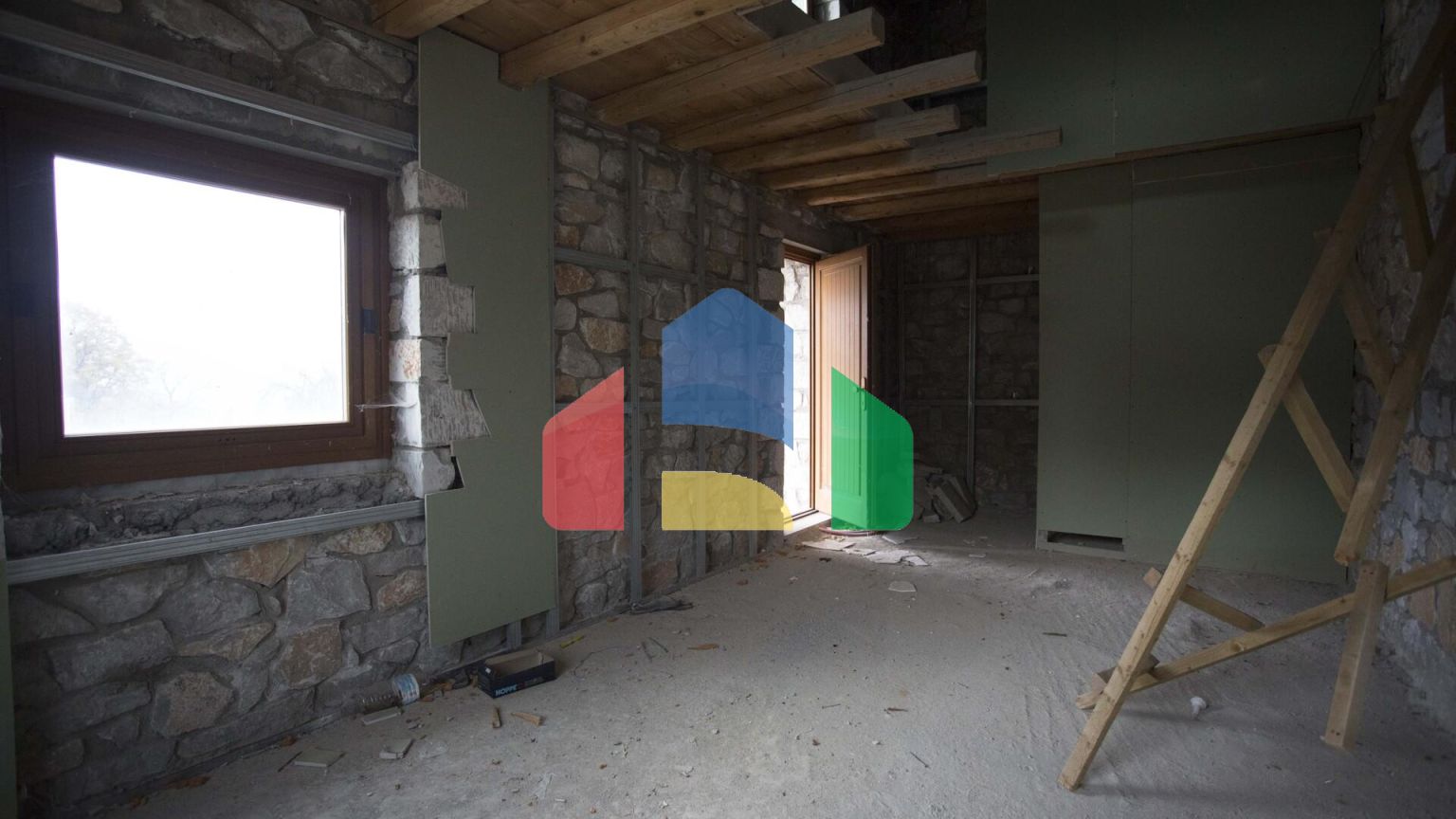 Продаж - Бізнес 360 m² на східному Пелопоннесі