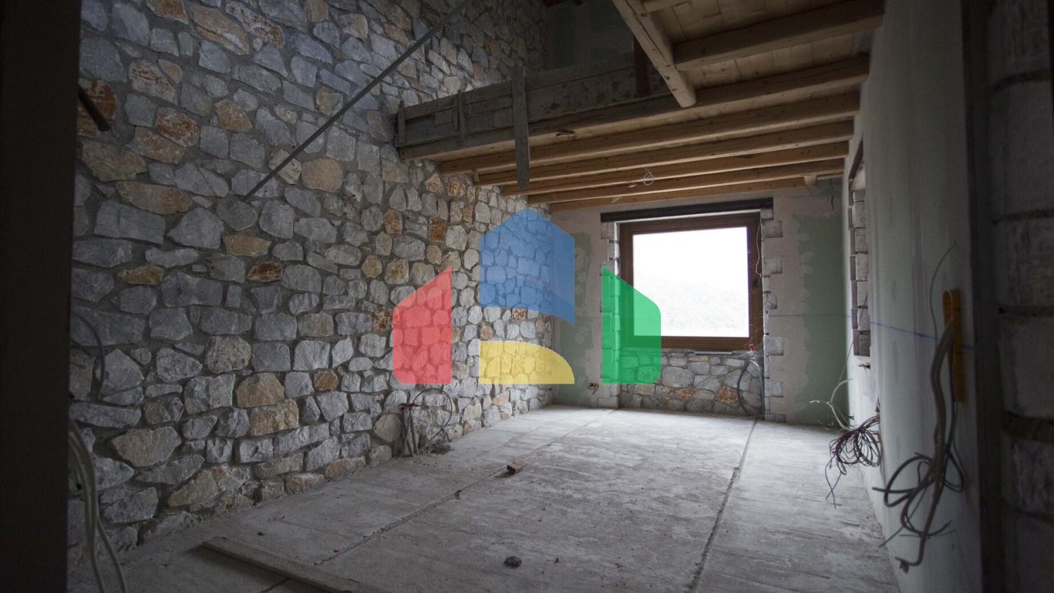 Продаж - Бізнес 360 m² на східному Пелопоннесі