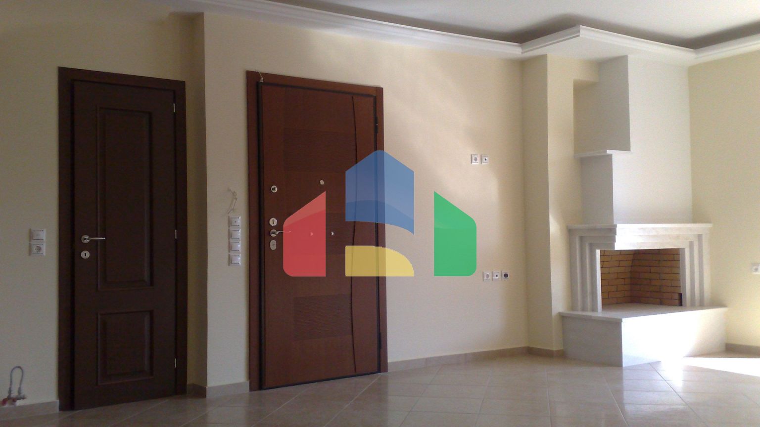 Продаж - Таунхаус 300 m² на східному Пелопоннесі