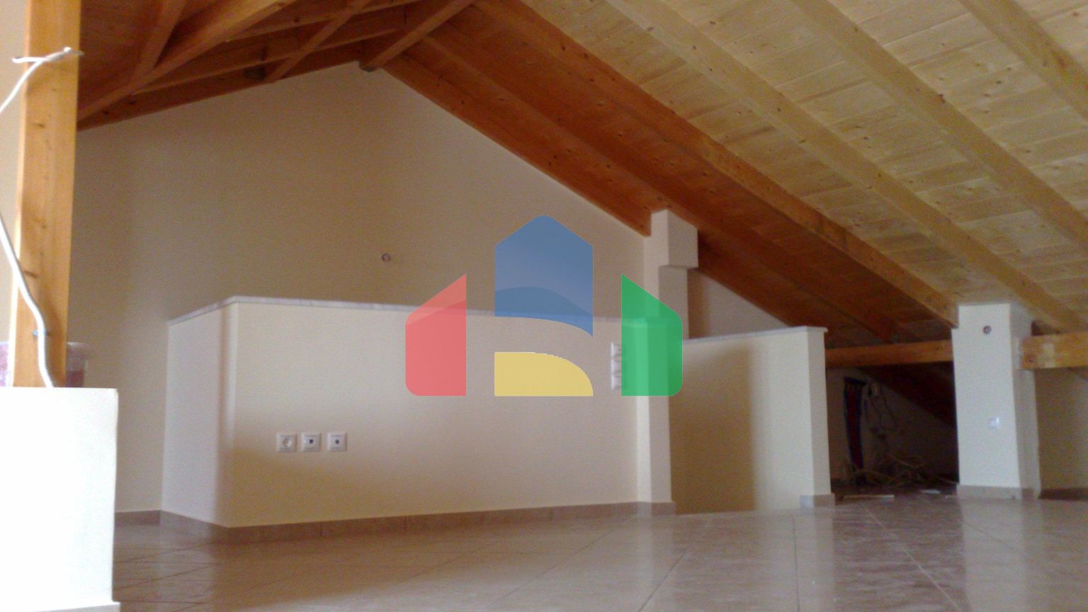 Продаж - Таунхаус 300 m² на східному Пелопоннесі