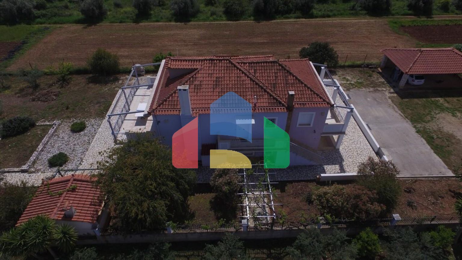 Продаж - Вілла 240 m² на східному Пелопоннесі