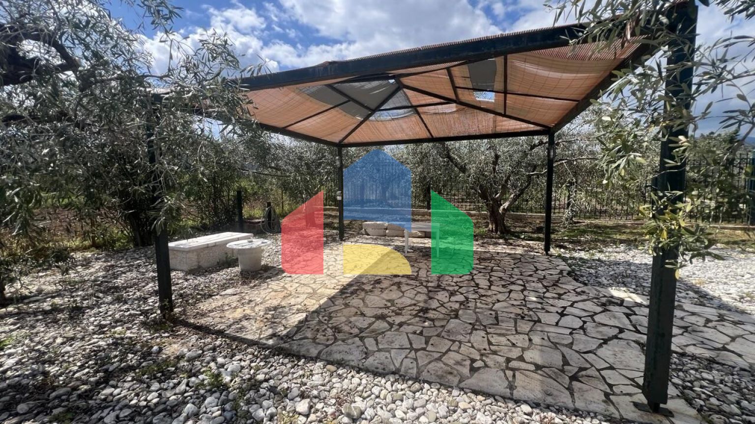 Продаж - Вілла 240 m² на східному Пелопоннесі