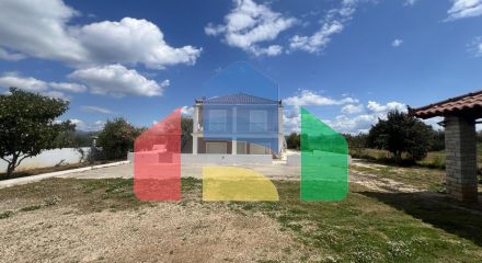 Продаж - Вілла 240 m² на східному Пелопоннесі