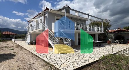 Продаж - Вілла 240 m² на східному Пелопоннесі