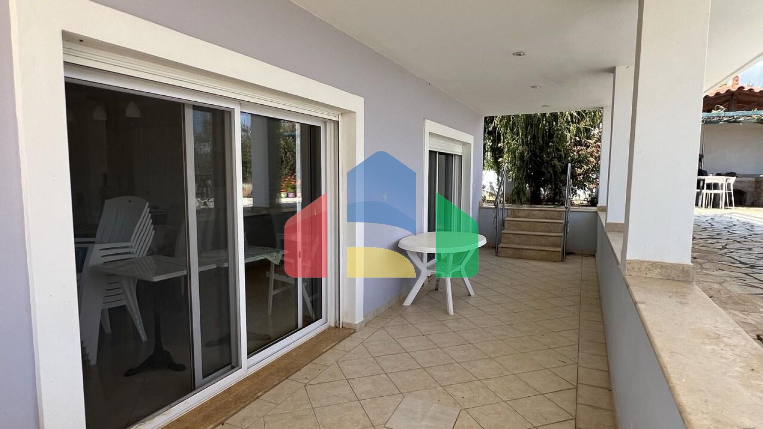 Продаж - Вілла 240 m² на східному Пелопоннесі