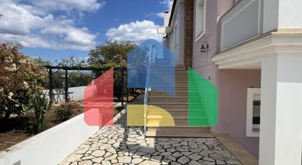 Продаж - Вілла 240 m² на східному Пелопоннесі