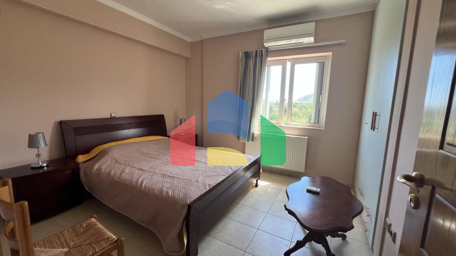 Продаж - Вілла 240 m² на східному Пелопоннесі