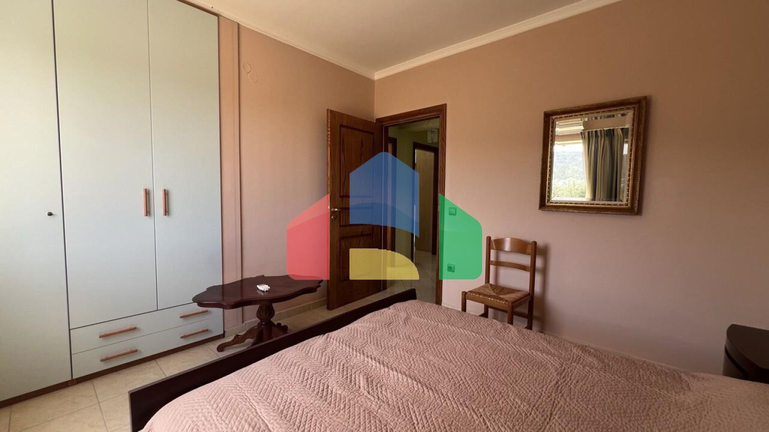 Продаж - Вілла 240 m² на східному Пелопоннесі