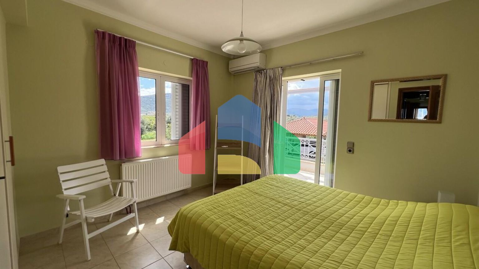 Продаж - Вілла 240 m² на східному Пелопоннесі