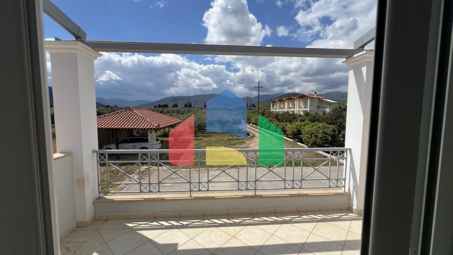 Продаж - Вілла 240 m² на східному Пелопоннесі