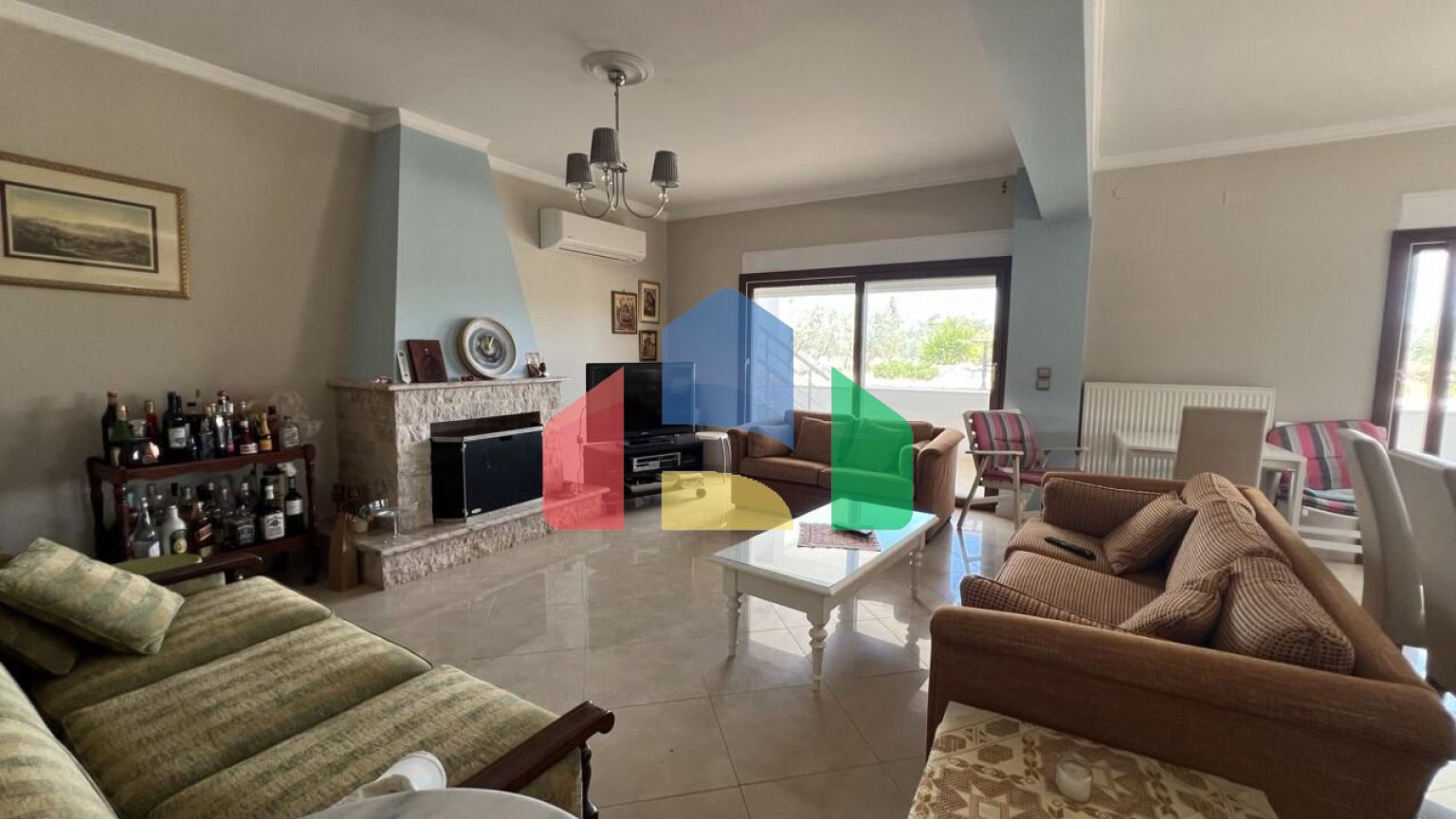 Продаж - Вілла 240 m² на східному Пелопоннесі