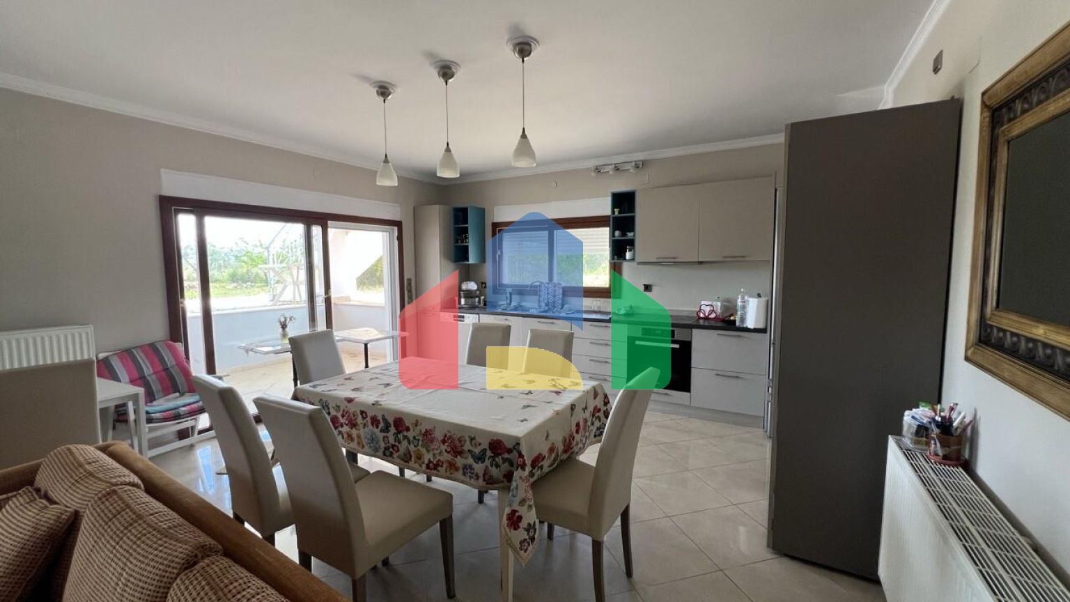 Продаж - Вілла 240 m² на східному Пелопоннесі