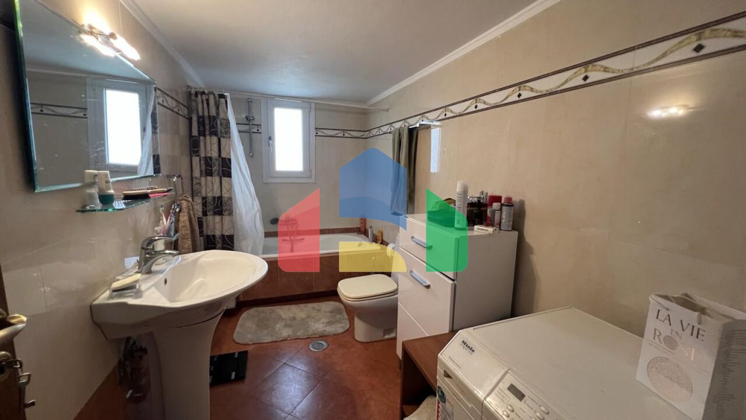 Продаж - Вілла 240 m² на східному Пелопоннесі