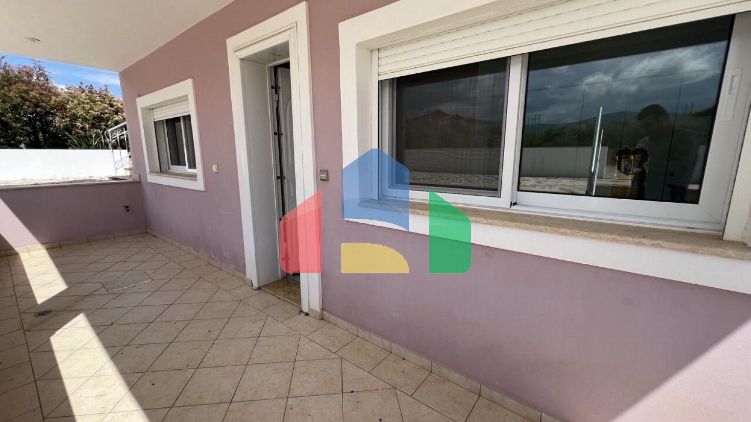 Продаж - Вілла 240 m² на східному Пелопоннесі