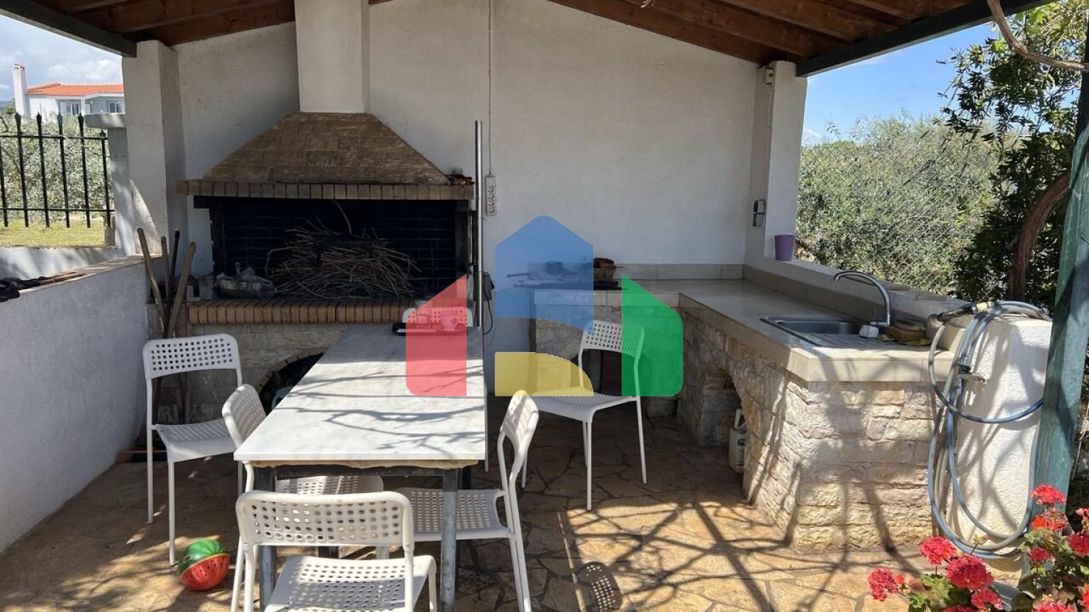 Продаж - Вілла 240 m² на східному Пелопоннесі