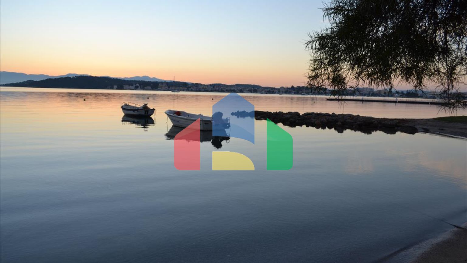 Продаж - Таунхаус 190 m² на східному Пелопоннесі