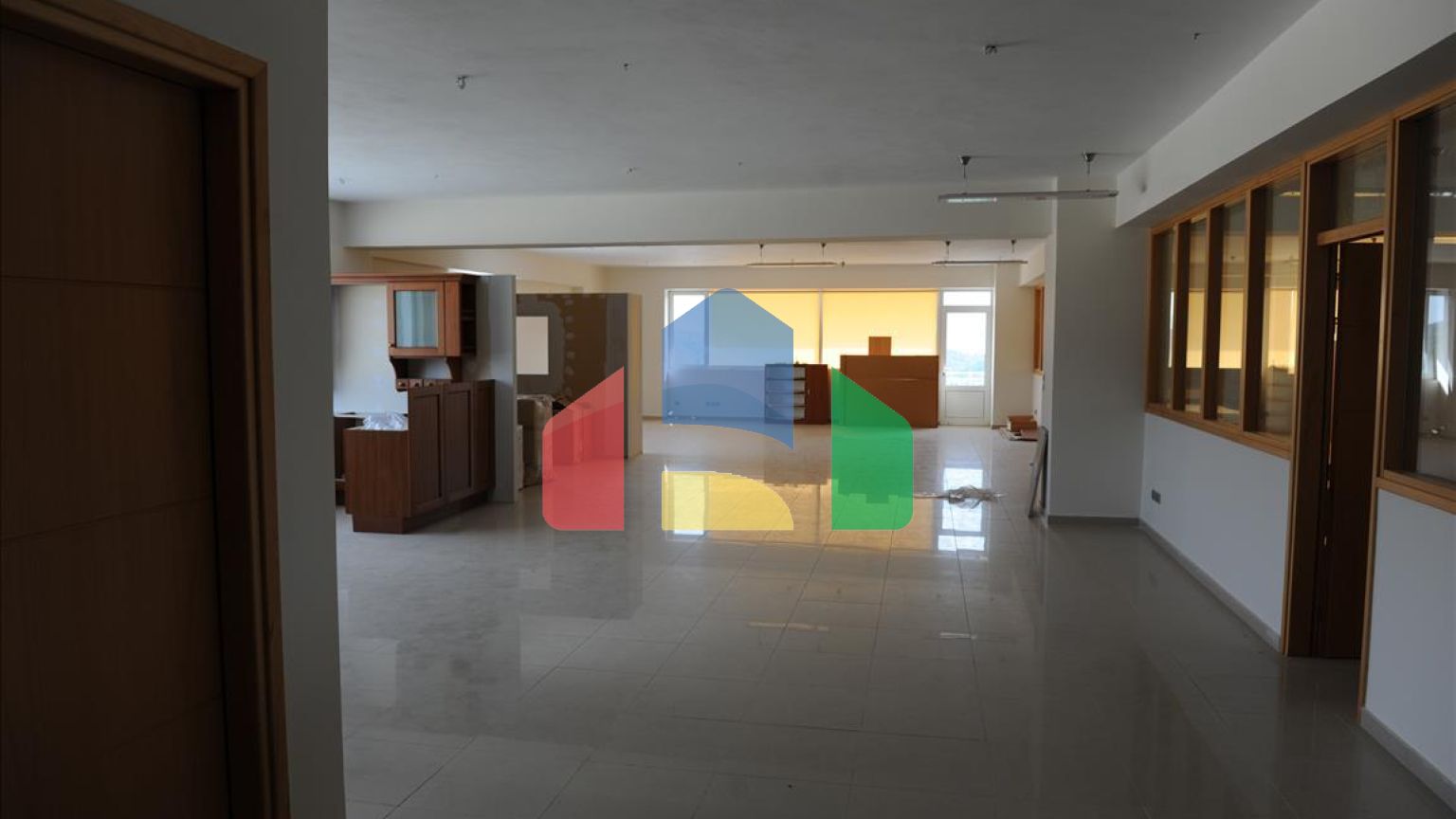 Продаж - Будівля 4665 m² на східному Пелопоннесі