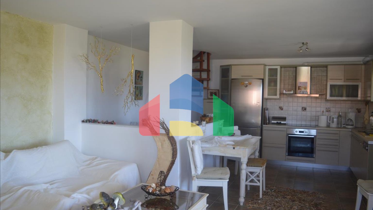 Продаж - Таунхаус 161 m² на східному Пелопоннесі