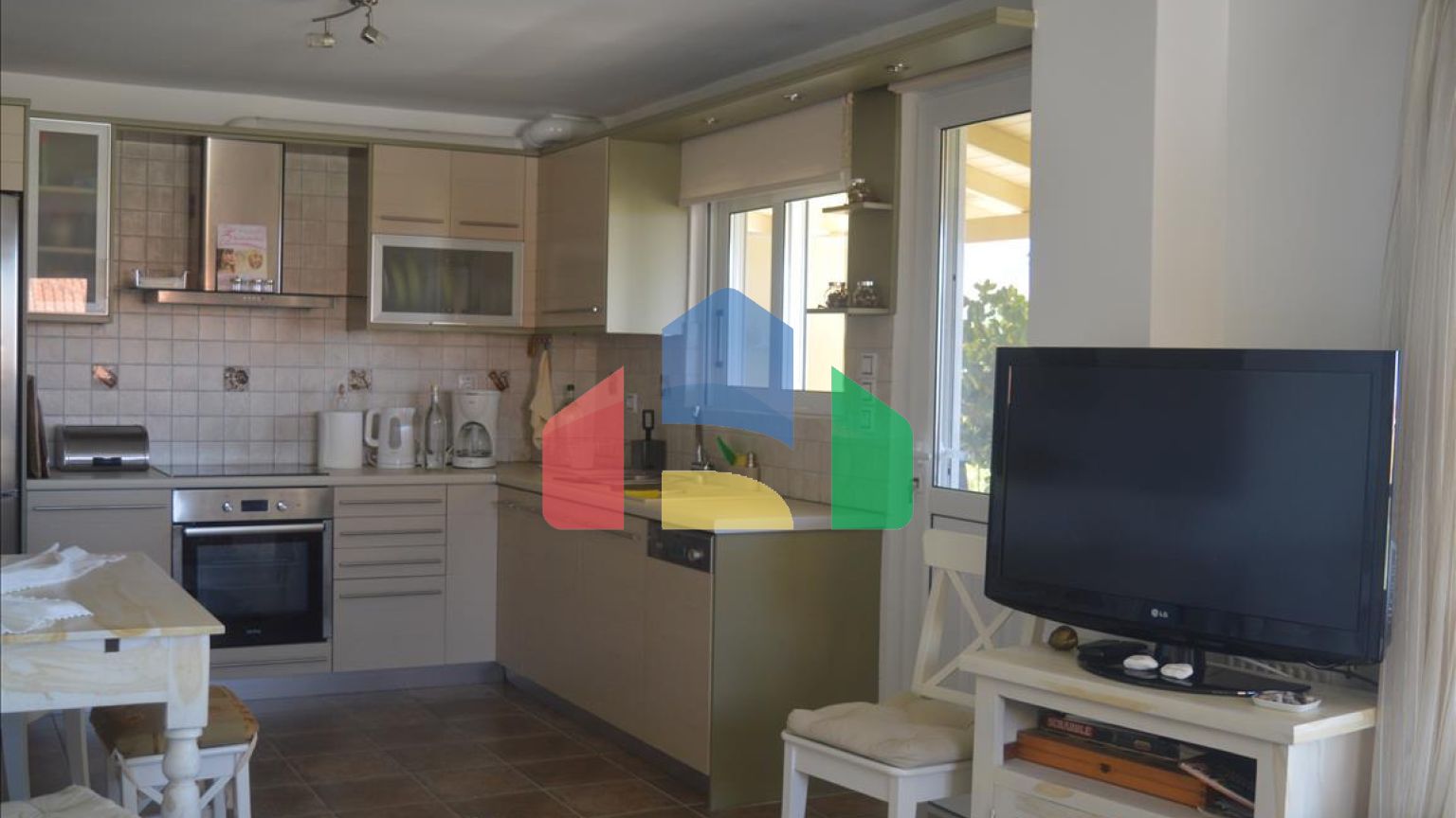 Продаж - Таунхаус 161 m² на східному Пелопоннесі