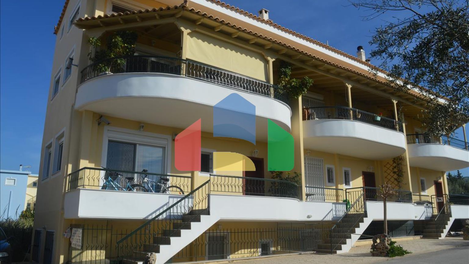 Продаж - Таунхаус 161 m² на східному Пелопоннесі